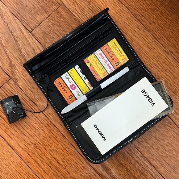 Black Visage tri-fold wallet - Picture 3 of 3